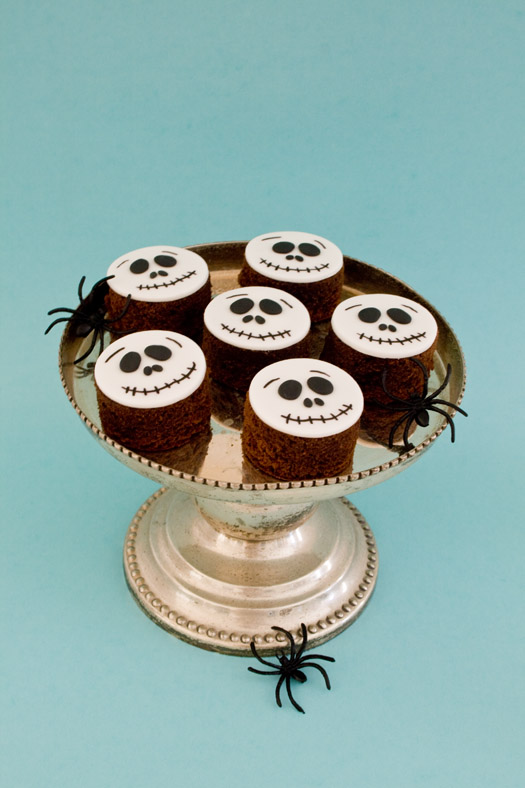 Jack-Skellington-brownie-bites-1