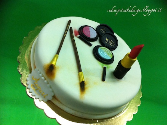  MAKE UP cake