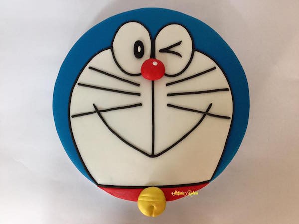 torta testa di doraemon