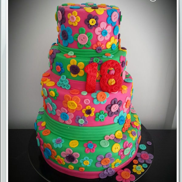 flower button birthday cake