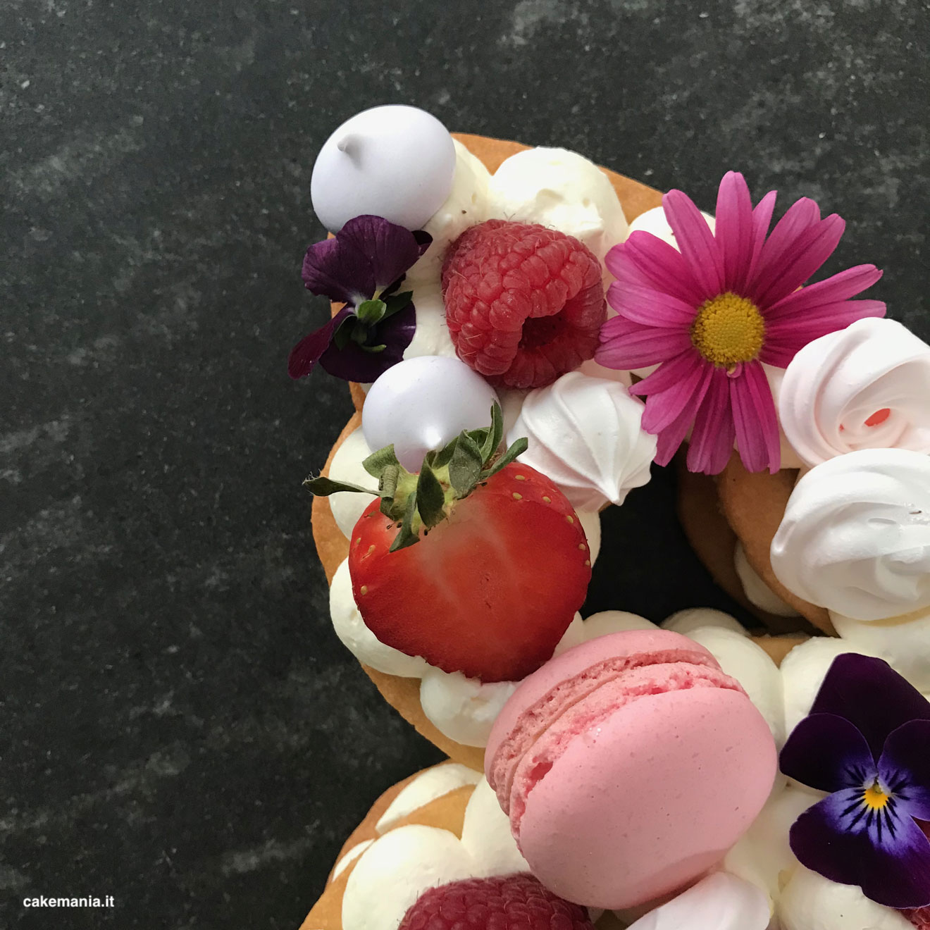 Compleanno in lilla per i 18 anni - Le torte di Valeria V.